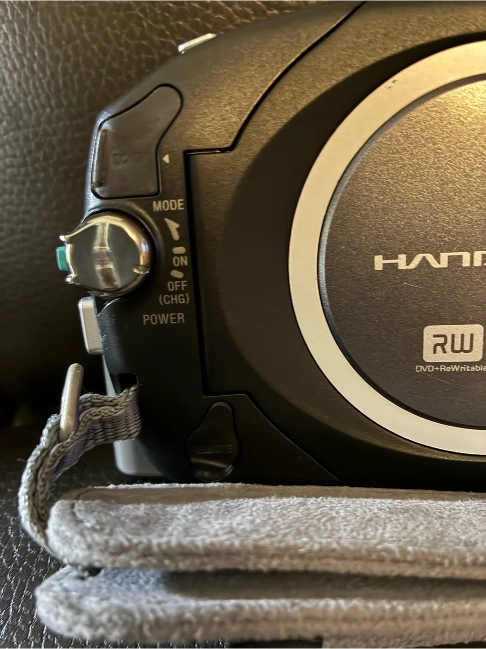 Sony Handycam DRC-DVD 92 Camcorder Bundled with Power Adapter & Carrying Case